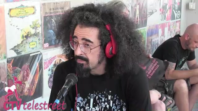 Caparezza intervistato alla festa 2018